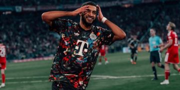 الصيباري يسجل ويقود بايرن ميونيخ للتعادل أمام أوغسبورغ