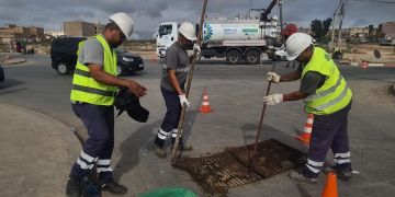 تنظيف وصيانة شبكة التطهير السائل بمنطقة لهراويين الشمالية