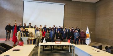 من مدرجات الجامعة إلى المؤسسات الدولية.. طلبة ماستر الارتفاق الرقمي بتازة في مهمة تكوينية بمركز كافراد من مدرجات الجامعة إلى المؤسسات الدولية.. طلبة ماستر الارتفاق الرقمي بتازة في مهمة تكوينية بمركز كافراد