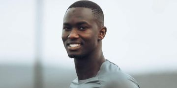 لامين كامارا يصدم نهضة بركان