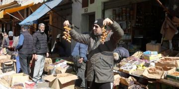 تاجر بـدرب ميلا يكشف أسعار التمور ويشيد بجودة الإنتاج المغربي -فيديو تاجر بـدرب ميلا يكشف أسعار التمور ويشيد بجودة الإنتاج المغربي -فيديو