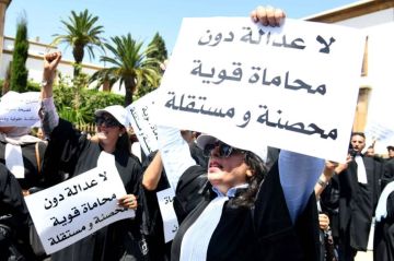 محامو المغرب يعلقون إضرابهم بعد فتح حوار مع الحكومة محامو المغرب يعلقون إضرابهم بعد فتح حوار مع الحكومة