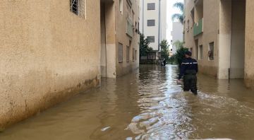 تفاصيل إجلاء ساكنة القصر الكبير وتأهب للقادم الأسوأ