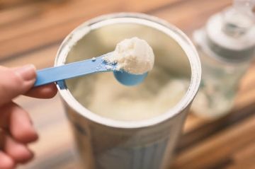  أونسا تطمئن المغاربة بعد تحذير دولي بشأن حليب الرضع