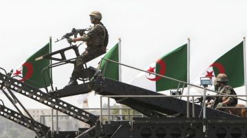 الجيش الجزائري يعلن قتل مغاربة بالرصاص الحي