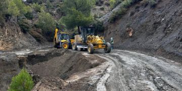 1540 تدخلا لفك العزلة عن المناطق المتضررة بتاونات