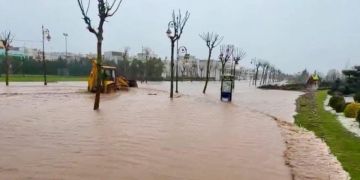 السيول تغلق محاور طرقية بإقليم تطوان