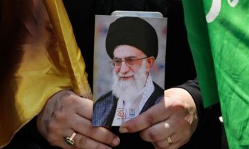 بورتريه: خامنئي الذي فشلت أكبر الاستخبارات في العثور عليه حيا أوميتا بورتريه: خامنئي الذي فشلت أكبر الاستخبارات في العثور عليه حيا أوميتا