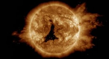 انفجارات على سطح الشمس.. علماء الفلك يرصدون ظاهرة نادرة انفجارات على سطح الشمس.. علماء الفلك يرصدون ظاهرة نادرة