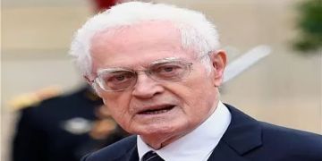 وفاة رئيس الوزراء الفرنسي الأسبق ليونيل جوسبان وفاة رئيس الوزراء الفرنسي الأسبق ليونيل جوسبان