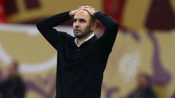 مفاجأة.. وليد الركراكي يقترب من تدريب أحد أندية الدوري السعودي