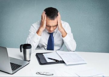 كيف نحمي صحتنا النفسية وسط سيل الأخبار المقلقة؟ كيف نحمي صحتنا النفسية وسط سيل الأخبار المقلقة؟