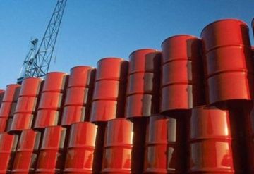 خبير: النفط قد يقفز إلى 200 دولار للبرميل حال استمرار إغلاق مضيق هرمز خبير: النفط قد يقفز إلى 200 دولار للبرميل حال استمرار إغلاق مضيق هرمز