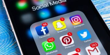 الحكومة تدرس إعداد مشروع قانون يقيد عمل منصات رقمية أجنبية في المغرب