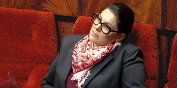 المنصوري تواجه اتهامات بالتقصير في التفاعل مع أسئلة النواب البرلمانيين المنصوري تواجه اتهامات بالتقصير في التفاعل مع أسئلة النواب البرلمانيين