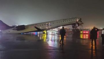 نيويورك.. مصرع طيارين وإصابة العشرات بعد اصطدام طائرة بشاحنة إطفاء نيويورك.. مصرع طيارين وإصابة العشرات بعد اصطدام طائرة بشاحنة إطفاء