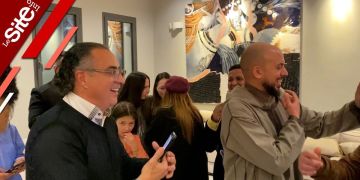 يونس الشرايبي وضيوفه من أبطال كان 1976 يحتفلون بتتويج المغرب بكأس إفريقيا -فيديو يونس الشرايبي وضيوفه من أبطال كان 1976 يحتفلون بتتويج المغرب بكأس إفريقيا -فيديو