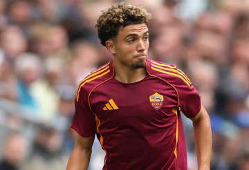 احتجاز الدولي المغربي نايل العيناوي مع أسرته خلال سطو مسلح على منزله في روما