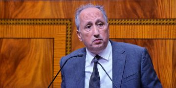 مستشار ينبه إلى تأخر صرف المستحقات المالية للأساتذة المبرزين مستشار ينبه إلى تأخر صرف المستحقات المالية للأساتذة المبرزين