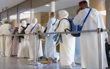 عودة معتمرين مغاربة كانوا عالقين في تركيا عودة معتمرين مغاربة كانوا عالقين في تركيا