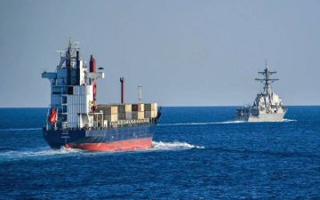 أمريكا تؤمن ناقلات النفط بـ20 مليار دولار لعبور مضيق هرمز