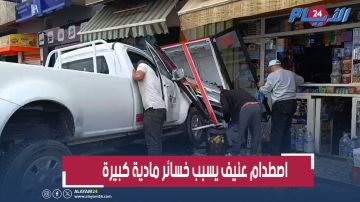 سيارة تفقد السيطرة وتصطدم بمحلبة مخلفة خسائر جسيمة بالبرنوصي