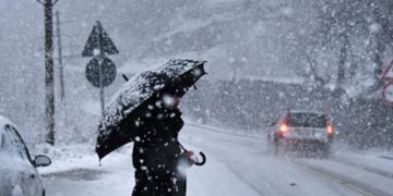 بعدما حولت مراكش إلى حلة بيضاء.. مديرية الأرصاد تكشف سبب نزول التبروري