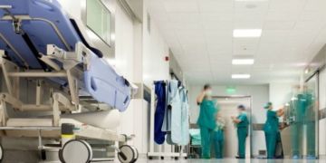 احتقان داخل مستشفى القرب بإفران