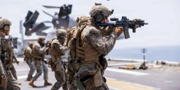 الجيش الأمريكي يستعد لاعتراض واحتجاز سفن مرتبطة بإيران