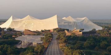 قلق في الإعلام الإسباني مع اقتراب ظهور ملامح الملعب الكبير بالبيضاء