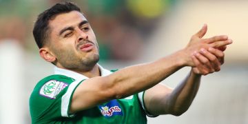 إشادة وإعجاب أردني بأداء شرارة وملاحظات مشتركة حول ما تطور فيه اللاعب مع الرجاء