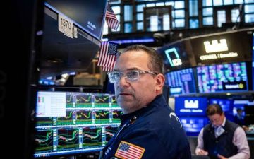 الأسهم الأمريكية تغلق عند مستويات قياسية وسط آمال استئناف المحادثات