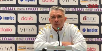 كارتيرون يبدي إعجابه بهدف ادريس الجبلي ويصرح:  لم أشاهد مثله في مسيرتي التدريبية  -فيديو