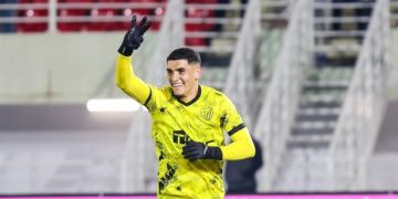 عقد جزائي خيالي لسفيان بنجديدة رفقة المغرب الفاسي