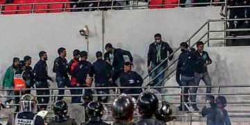 الإبراهيمي يتولى الدفاع عن الرجاويين بعد مباراة الجيش الإبراهيمي يتولى الدفاع عن الرجاويين بعد مباراة الجيش