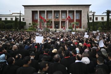 قانون المحاماة الجديد في المغرب يثير شبح الاستقالة الجماعية قانون المحاماة الجديد في المغرب يثير شبح الاستقالة الجماعية