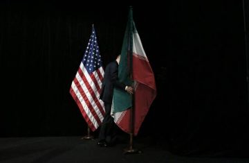 إيران تشترط رفع العقوبات وإنهاء الحصار البحري للاتفاق مع أمريكا إيران تشترط رفع العقوبات وإنهاء الحصار البحري للاتفاق مع أمريكا