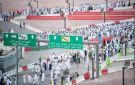 مشعر منى.. حجاج بيت الله الحرام يرمون جمرة العقبة يوم النحر