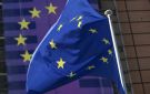 انكماش قطاع الخدمات بمنطقة اليورو للمرة الأولى منذ عام