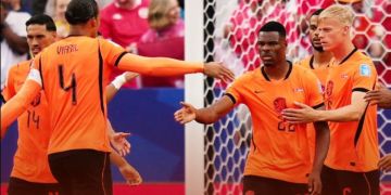 نجم منتخب هولندا يعلق على مواجهة المغرب