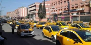 سائقون يطالبون بتزويد الطاكسيات بالكاميرات للحماية من السرقة سائقون يطالبون بتزويد الطاكسيات بالكاميرات للحماية من السرقة