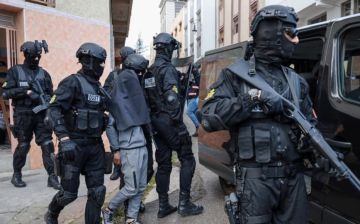 سقوط متهم بجرائم خطيرة بيد الأمن المغربي بعد مطاردة دولية سقوط متهم بجرائم خطيرة بيد الأمن المغربي بعد مطاردة دولية