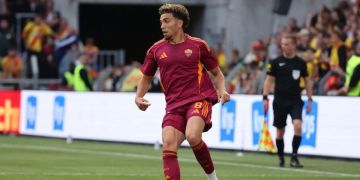 نائل العيناوي يشعل الصراع بين ثلاثة أندية ضمنها مانشستر يونايتد نائل العيناوي يشعل الصراع بين ثلاثة أندية ضمنها مانشستر يونايتد