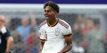 دي لا فوينتي.. المدرب الذي طور الأداء الكروي للامين يامال