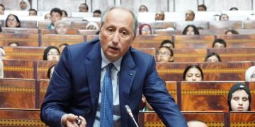 تأخر صرف التعويضات لطلبة المدارس العليا يجر برادة للمساءلة تأخر صرف التعويضات لطلبة المدارس العليا يجر برادة للمساءلة