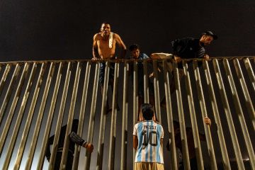 اليمين الهولندي يطالب بالخروج من الاتحاد الأوروبي ووقف استقبال المهاجرين اليمين الهولندي يطالب بالخروج من الاتحاد الأوروبي ووقف استقبال المهاجرين