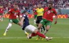اللقطة الأكثر جدلا تحكيميا في مباراة المغرب وفرنسا بمونديال 2022.. هل تمر موقعة الليلة دون أخطاء؟