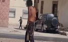 شرطي يتدخل بشكل بطولي لإيقاف مختل عقليا يحمل سيفا بأزمور