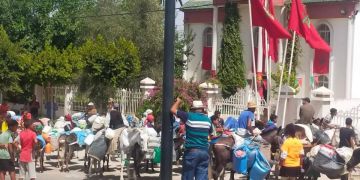 العطش يخرج مواطنين للاحتجاج بتنغير العطش يخرج مواطنين للاحتجاج بتنغير