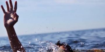 مصرع أستاذ وأب غرقا في شاطئ نواحي الناظور بعد محاولة إنقاذ طفلة مصرع أستاذ وأب غرقا في شاطئ نواحي الناظور بعد محاولة إنقاذ طفلة